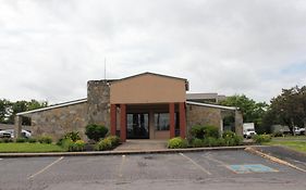 Executive Inn & Suites